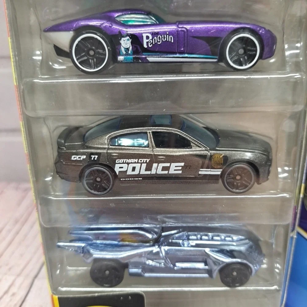 Lot Of 2, Hot Wheels Batman 5 Pack Batmobile Harley Joker Mr Freeze Penguin